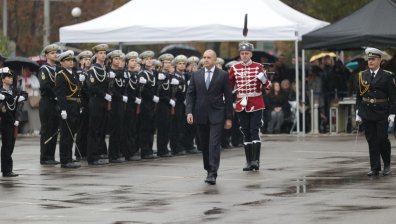 Радев към военните лекари: Бъдете пример за етика и дисциплина