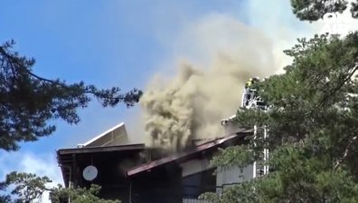 Овладяха пожара край хижа "Здравец", но пожарникари остават на терен и тази нощ