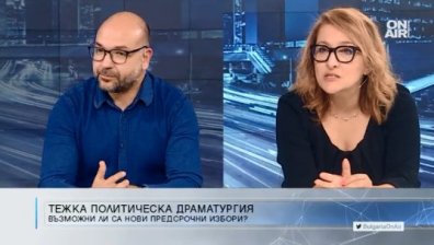 Кой стои зад Слави Трифонов и кой определя ходовете му? 