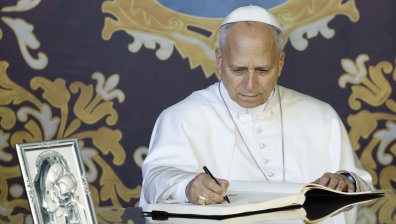 Папа Лъв XIV отслужи литургия в Мадрид (СНИМКИ)