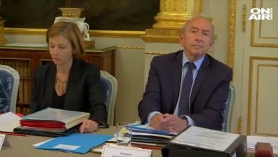 От втория път: Френският вътрешен министър Жерар Колом подаде оставка