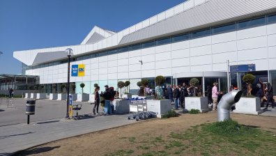 Сигнал за бомба на Летище София, задържаха 27-годишен мъж