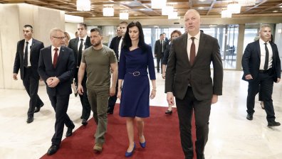 Зеленски преди да отпътува: Тук съм заради дефицита на надлежно оръжие и на време
