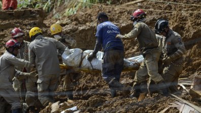 Загинали и десетки изчезнали след кално свлачище в Бразилия