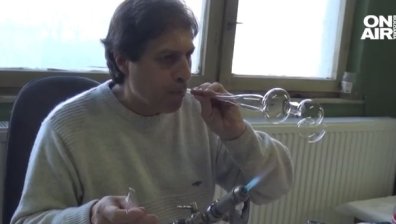 Назад във времето - майсторлъкът на истинските стъклени коледни играчки