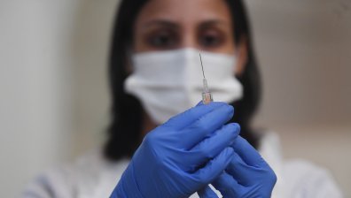22% от населението на Обединеното кралство получи първата доза с ваксина