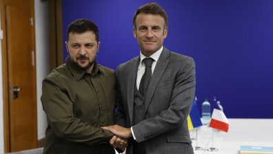Макрон успокои Зеленски: Вниманието на Франция остава насочено към Украйна