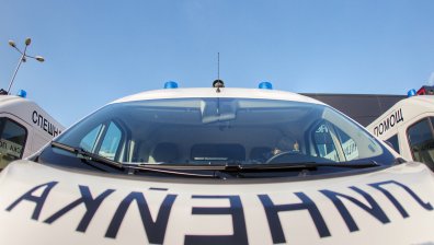 13-годишно момче опита да се самоубие, скочи от шестия етаж, лекари се борят за живота му