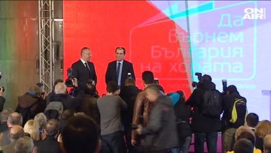 Кой издигна Орешарски? Реакциите на бившите му другари