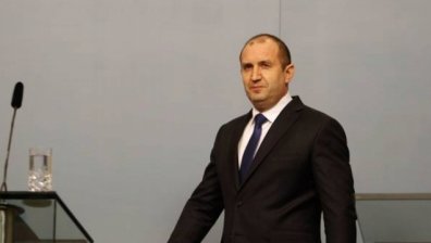 Радев пожела здраве, успех и благополучие на честващите Рамазан