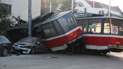 Как ще свалят столичани от колите? Поевтиняват билетите и картите за транспорта