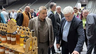 Министър Вътев: Облекчихме продажбата на храни от животински произход на фермерските пазари