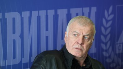 Наско Сираков: "Левски" няма нов собственик, слуховете са спекулации