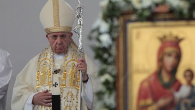 Франциск - различният папа, изправил се пред най-сериозните скандали