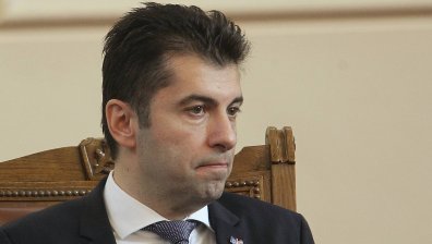 Кирил Петков и министри на блиц контрол в парламента 