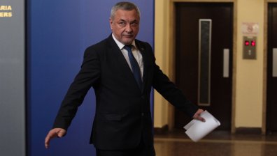 Протести, протести, протести... И Валери Симеонов хвърли оставка!