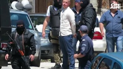 Абитуриент в Смолян се разхожда с "Калашников" - арестуваха го