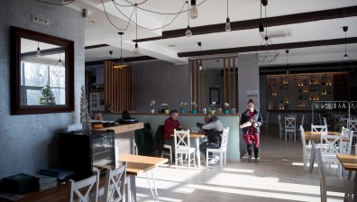 Въпреки ограниченията: Вълна от отварящи заведения и хотели в Полша