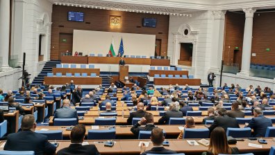 Парламентът започна работа с минута мълчание в памет на Славчо Крумов