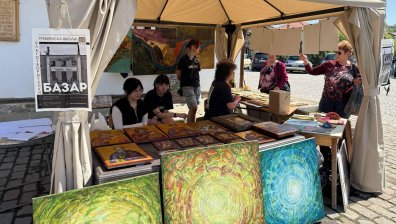 С благотворителен базар ученици от Трявна ще спасяват опожарената гимназия