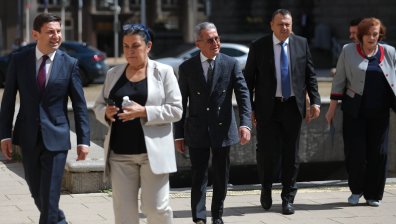 Мандатът на ДПС изглежда обречен, трима са кандидатите за третата папка