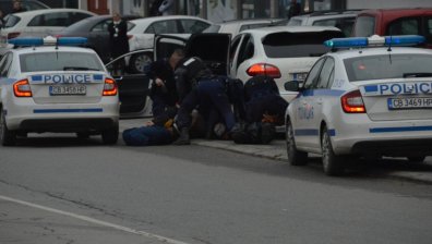 Гонка и зрелищен арест на мигранти в Казанлък