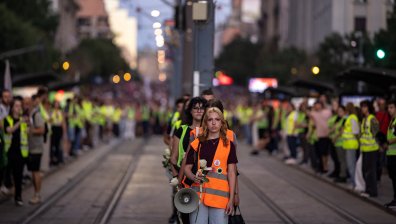 Трима арестувани и един ранен полицай след протестите в Сърбия