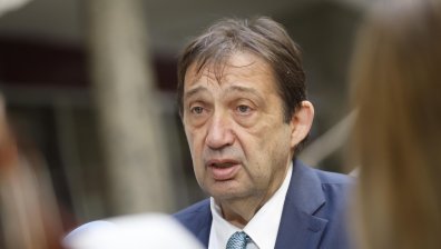 Шишков извади 30 договора за основни ремонти на пътища с фирми от "наследството"