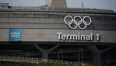 Париж посреща 15 млн. туристи за Олимпиадата, Uber ще предлага и круизи по Сена 