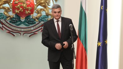 Военните министри на България и Испания проверяват патрулите във въздушното ни пространство