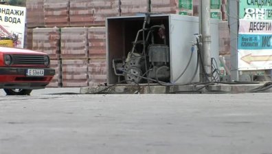 Екшън край Кресна! Двама братя пребиха с бухалки млад мъж