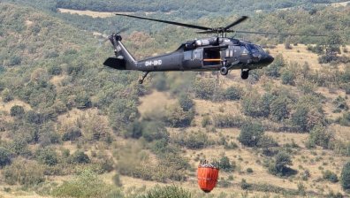 Военните вдигнаха "Кугър" за втори ден срещу пожара над Антон