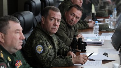 Дмитрий Медведев: НАТО обявява война на Русия, ако свали дронове над Украйна