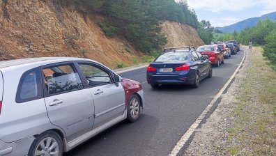 Тапа на границата ни с Гърция заради катастрофа, минава се по обходен маршрут