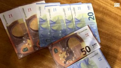 Младежи във Велико Търново опитаха да пазаруват с театрален реквизит