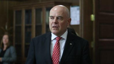 ВСС определи за допустима оставката на Гешев, той пък поиска проверка на Пеевски