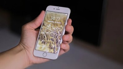 Apple продаде най-много телефони в седмиците около Коледа