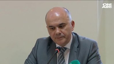 До петък Бисер Петков трябва да има становище за Закона за личната помощ
