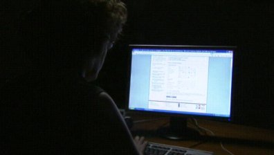 Колегите на Сноудън планирали да заразят милиони компютри с вируси