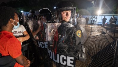 Протестиращите в САЩ блокирали и достъпа до Белия дом