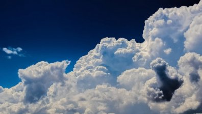 Съботата ще бъде с гъста облачност и дъжд, но топла