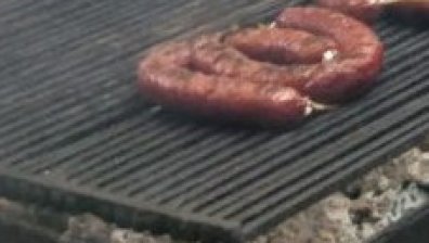 Павилиони за храна на столичен пазар: Месо в мръсни тави, мирише на мърша