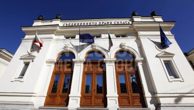 Oтново напрежение в НС, приеха закона за КТБ