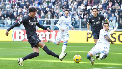 С гол в последната секунда "Юве" пречупи "Фрозиноне" с 3:2