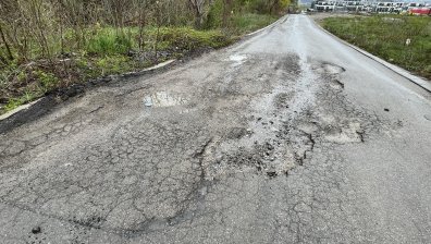 От Helpbook: Новоизградена и вече разбита улица в район "Витоша"