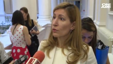 Ангелкова: Вицепремиерът не може да преценява законосъобразността на постройките!