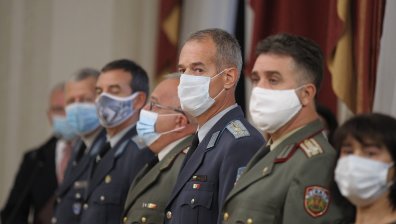 Румен Радев удостои военнослужещи с висше офицерско звание