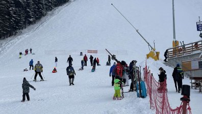 ПСС предупреждава за лоши условия в планините, отварят нощното каране в Боровец
