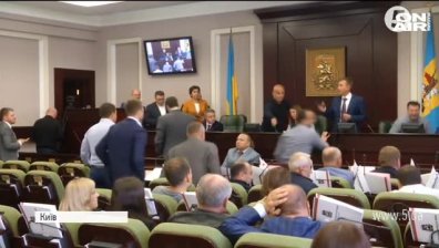 Бой в Киев завърши с нокаутиран депутат