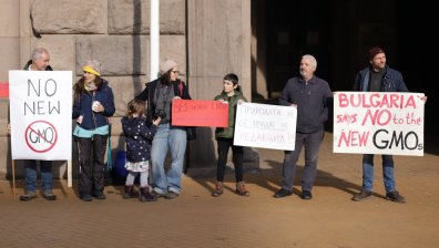 "Не" на ГМО продукти в България: Протест пред МС
